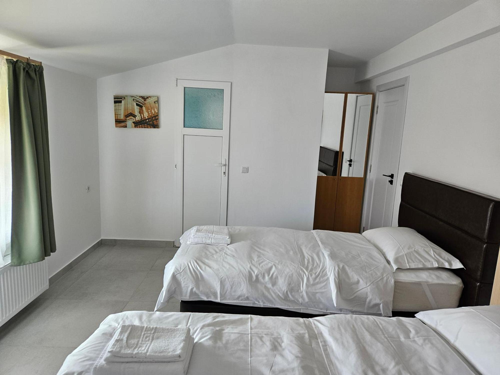 Casa Cristian Apartment Turda Exterior photo