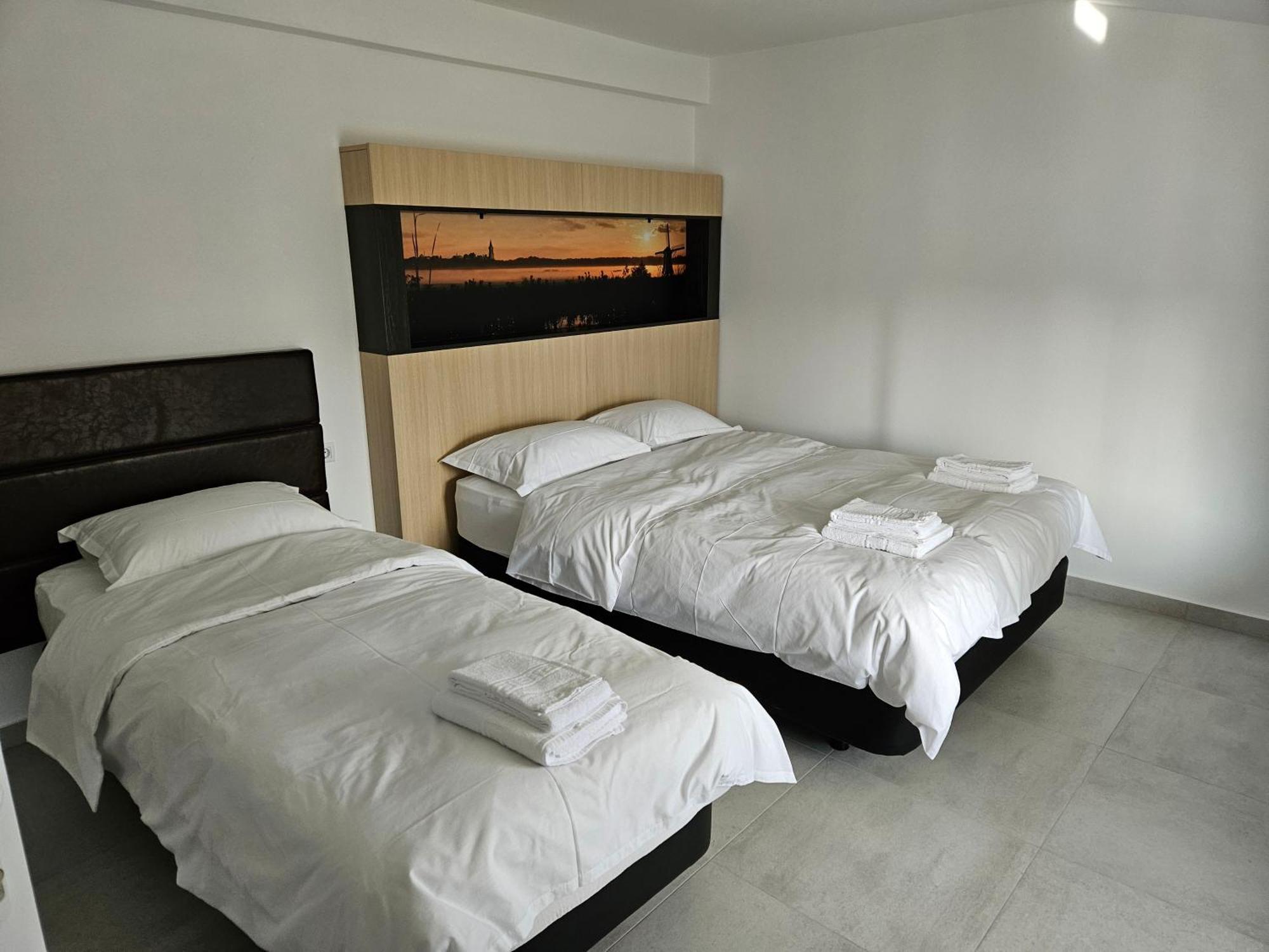 Casa Cristian Apartment Turda Exterior photo