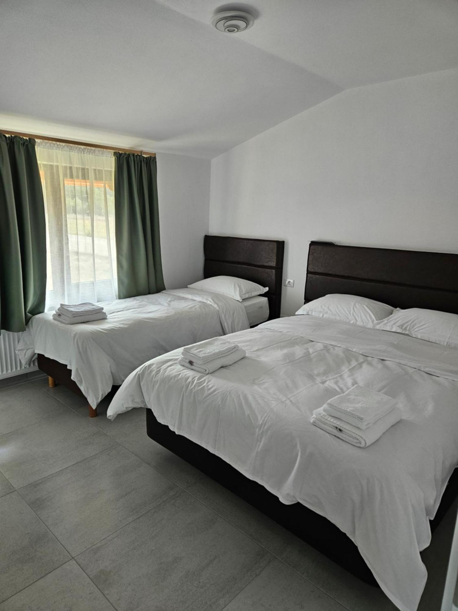 Casa Cristian Apartment Turda Exterior photo