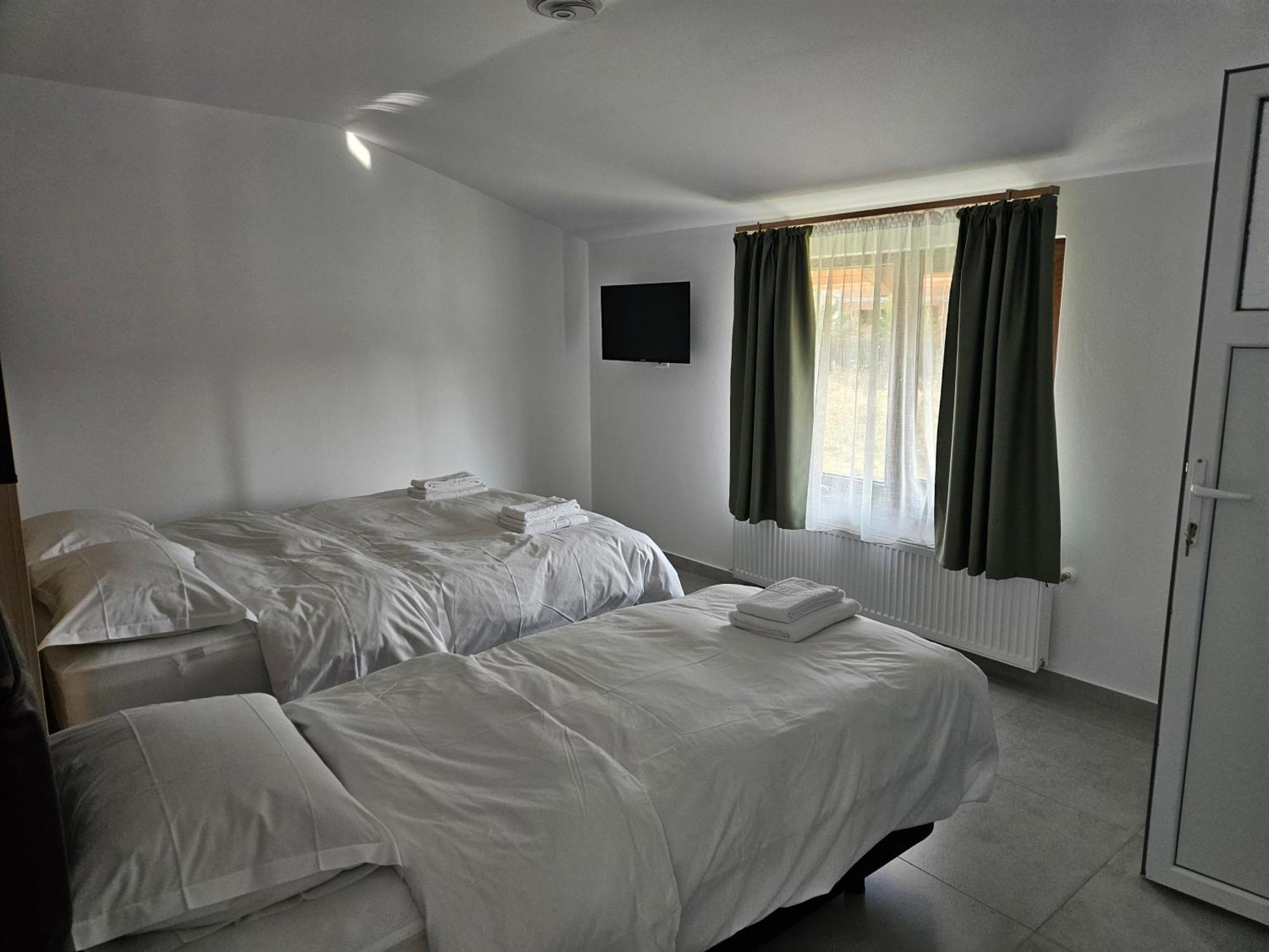 Casa Cristian Apartment Turda Exterior photo